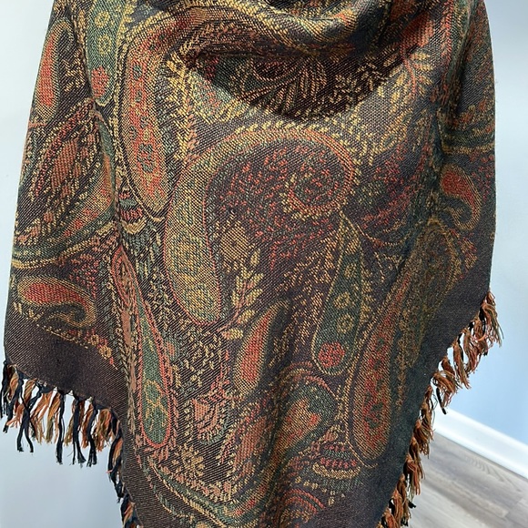 Paisley print 46x46 fringe scarf wrap - Picture 2 of 12